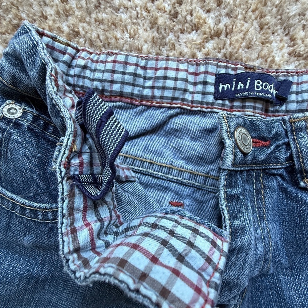 Boys Mini Boden Jeans size 10, distressed and intentional rip in jeans - Picture 5 of 6
